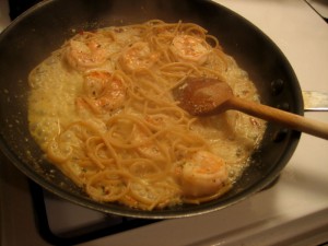 Bionature whole wheat spaghetti with shrimp in goat cheese sauce